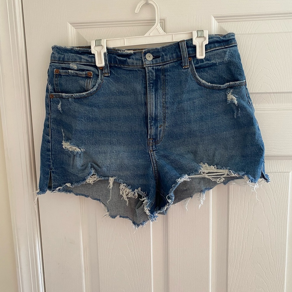 Stretchy high waisted jean shorts
